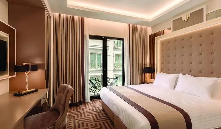 Ramada Hotel & Suites